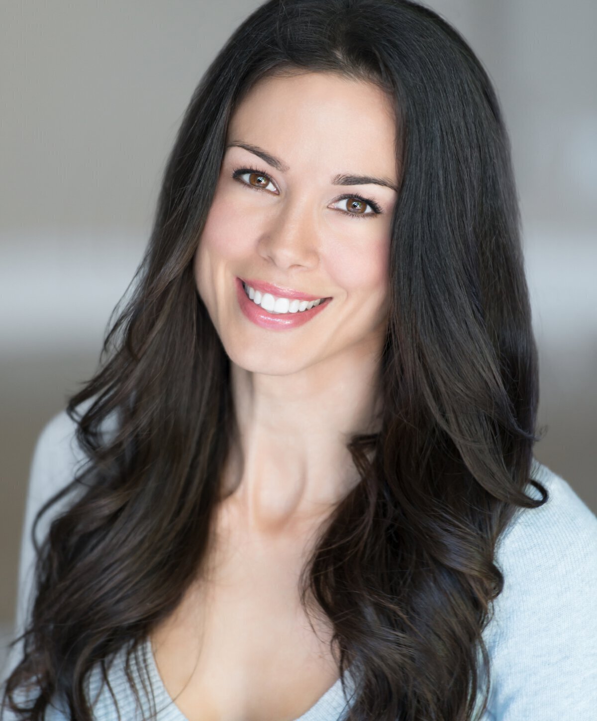 Detroit upper blepharoplasty model with black hair