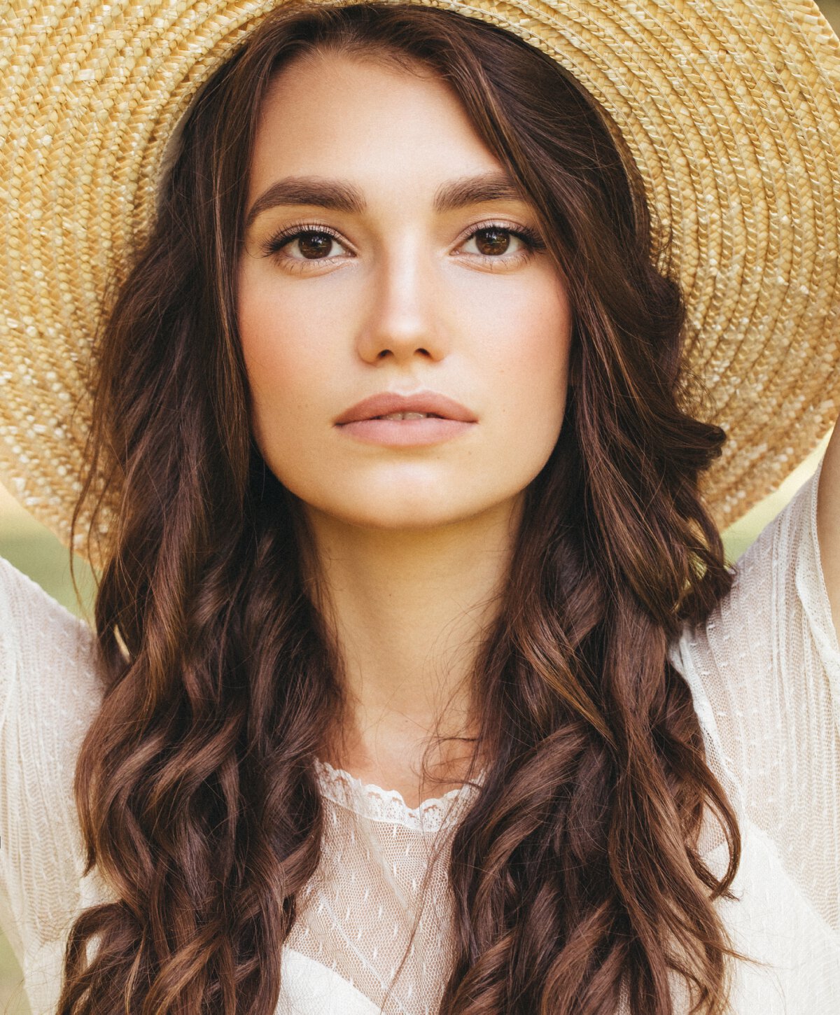 Detroit jawline fillers model with brown hair